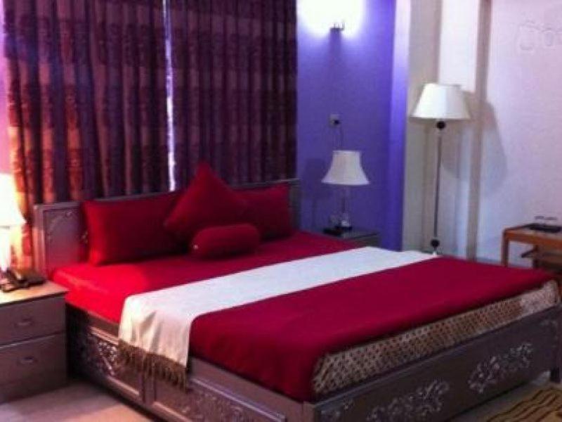 Mir Continental Hotel Музаффарабад Экстерьер фото