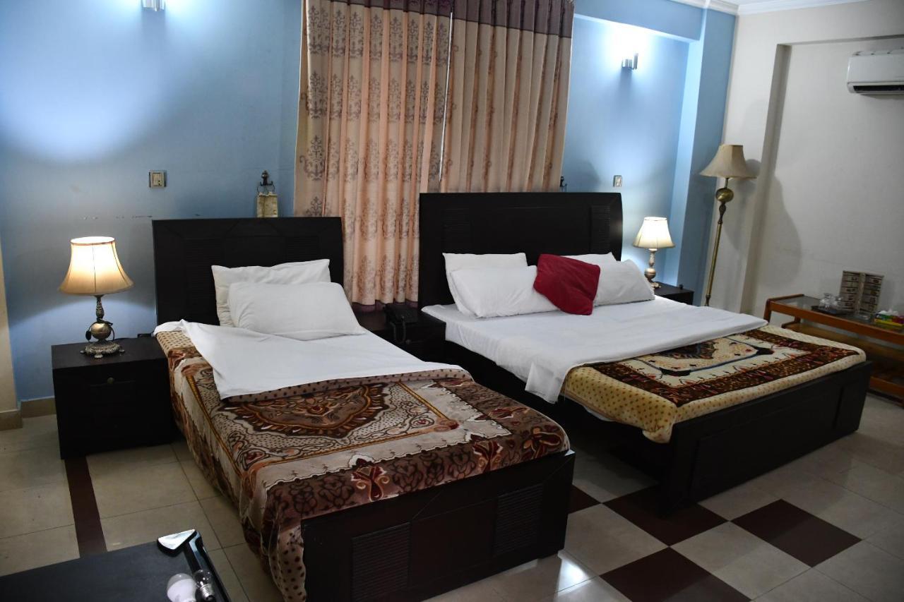Mir Continental Hotel Музаффарабад Экстерьер фото
